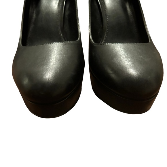 MICHAEL Michael Kors Black Leather Closed Toe Platform Pump Heels-Size 7 - Picture 5 of 10
